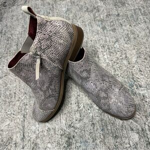 Toms Reese Bootie Snake Print Suede Ankle Boot Ortholite Size 9.5